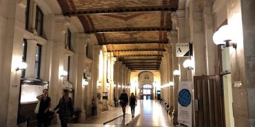 Grand couloir de la faculté de Droit, Place de la Sorbonne