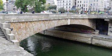 Le Petit Pont / Cardinal Lustiger